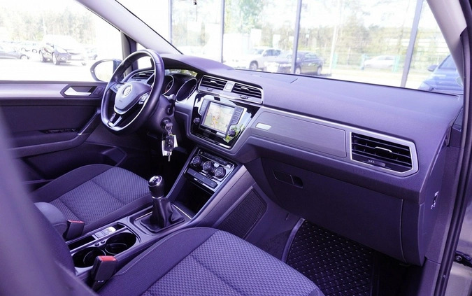 Volkswagen Touran cena 74999 przebieg: 118000, rok produkcji 2016 z Golub-Dobrzyń małe 562